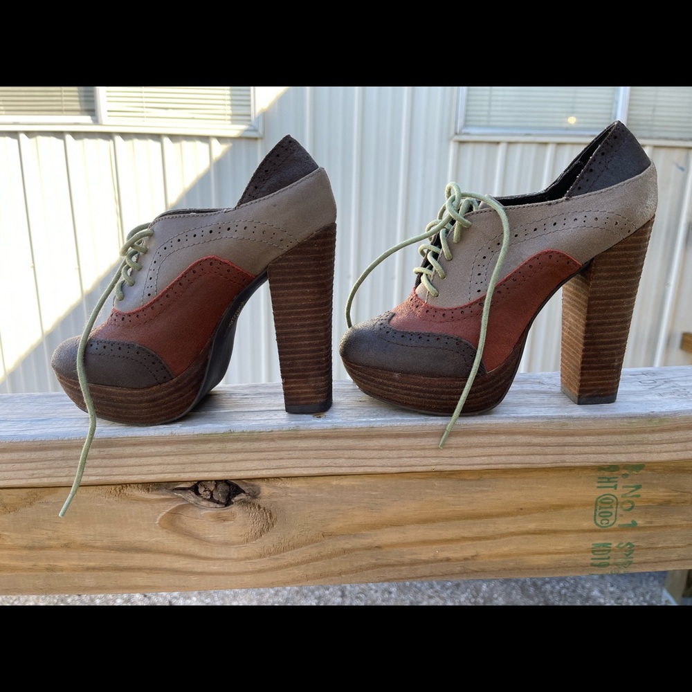 Very Volatile Size 6 - Picture 2 of 4
